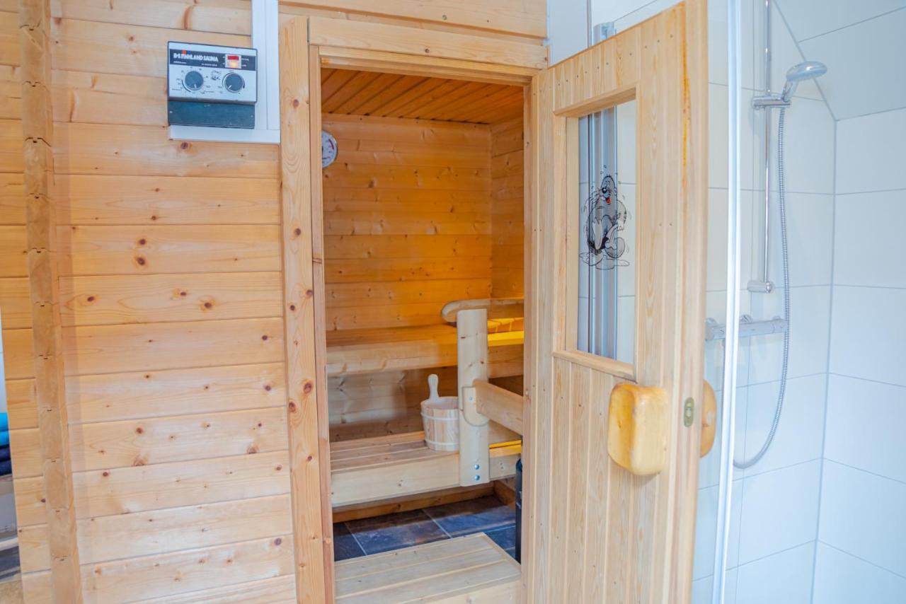 Вилла Reetdach Ostfriesenhaus Sudbrookmerland Экстерьер фото