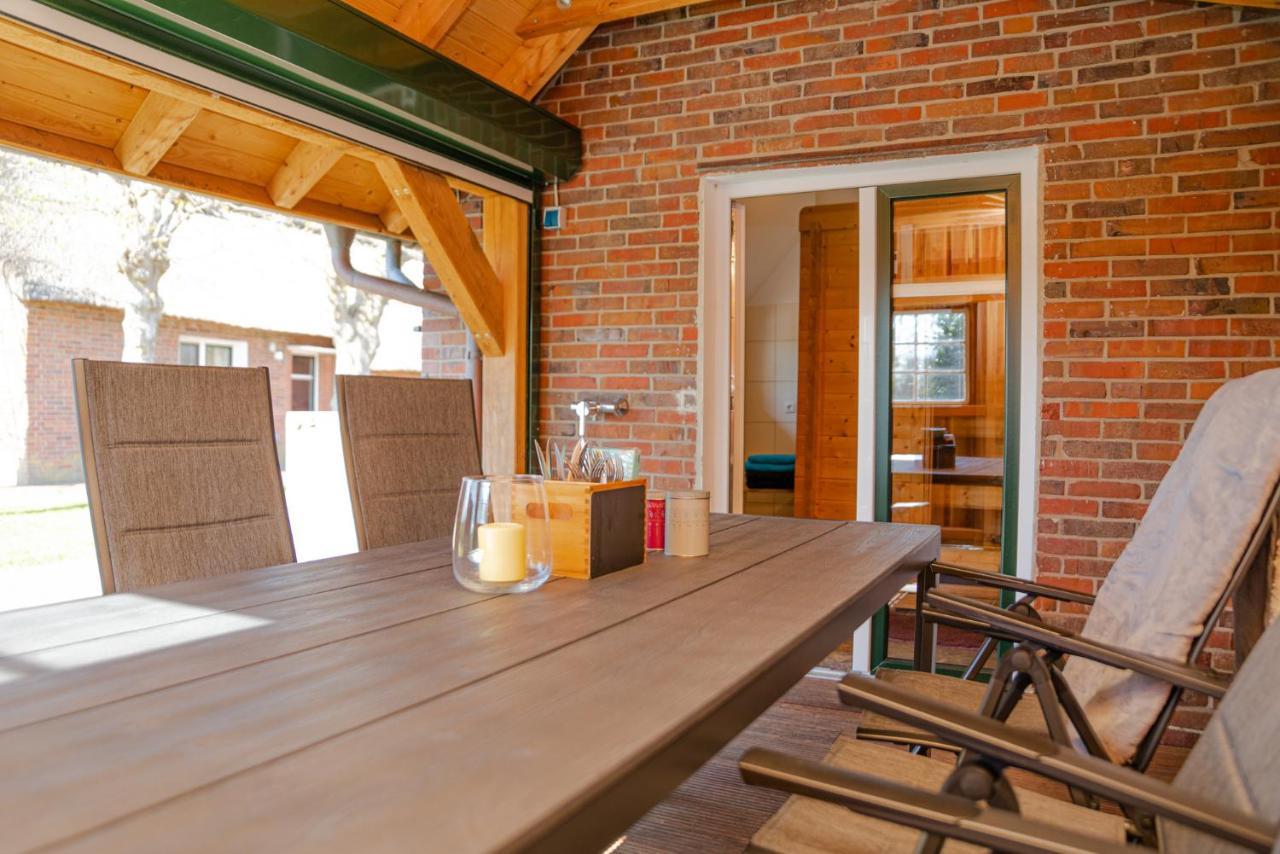 Вилла Reetdach Ostfriesenhaus Sudbrookmerland Экстерьер фото